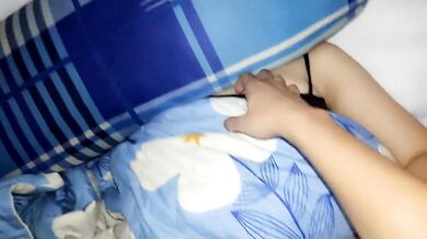 骚货人妻出来偷情剪掉老公买的牛仔裤一顿输出